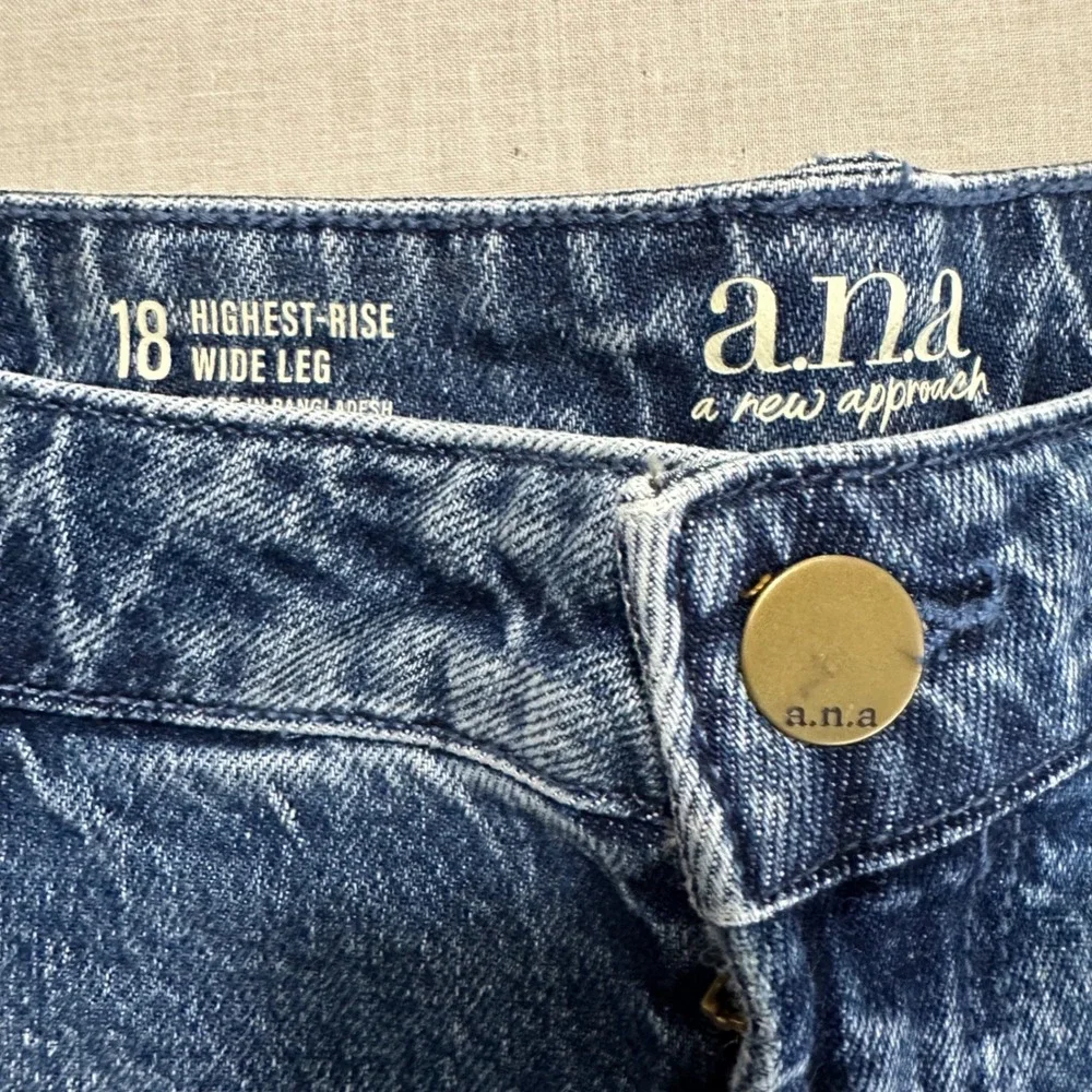 a.n.a Women's 18 Wide Leg Jeans Blue Highest Rise Studded Star Med Charm NEW